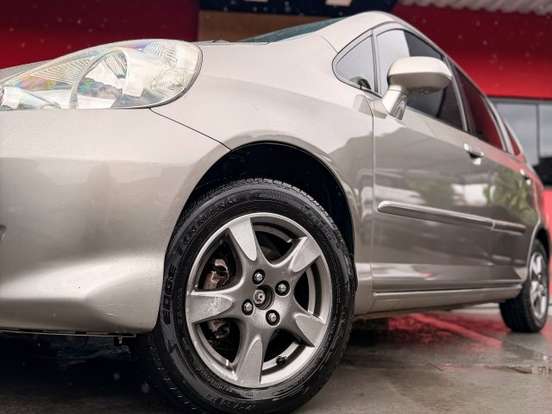 HONDA-FIT-2008