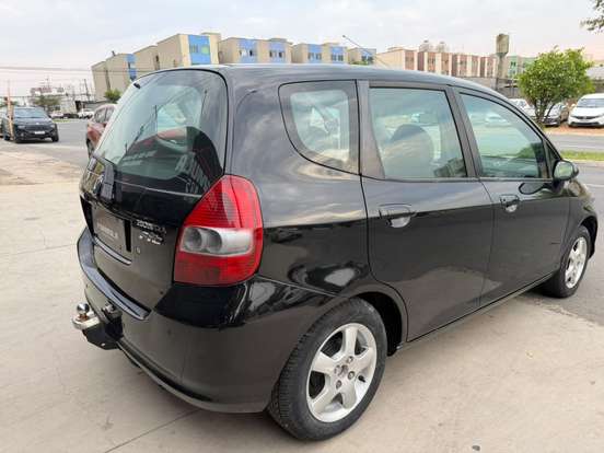 HONDA-FIT-2005