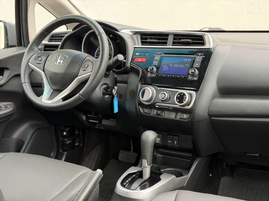 HONDA-FIT-2015
