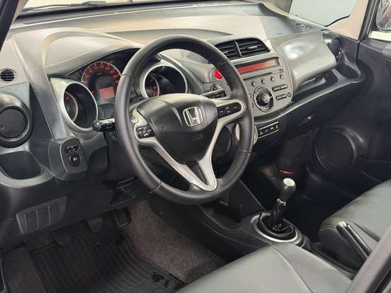 HONDA-FIT-2012