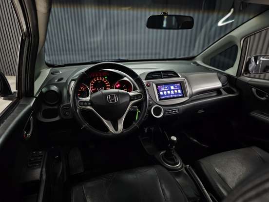 HONDA-FIT-2009