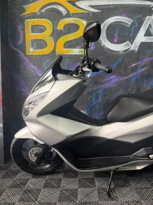 HONDA-PCX-2017