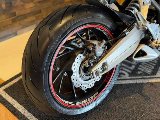 HONDA-CBR 650F-2015