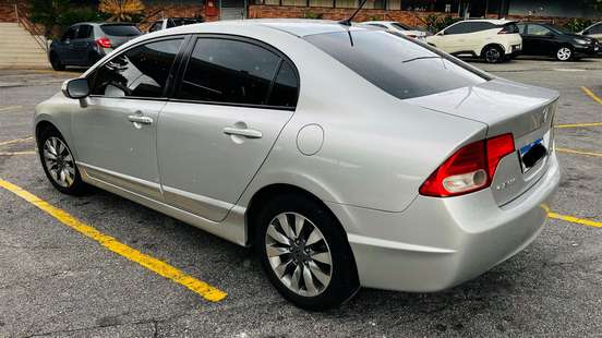 HONDA-CIVIC-2010