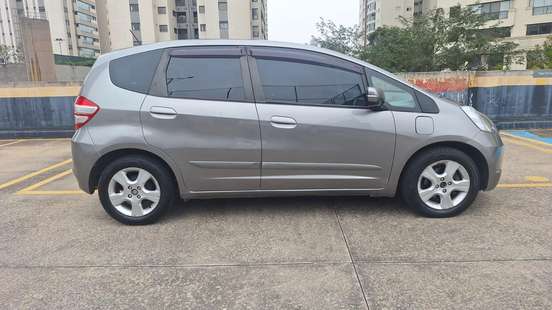 HONDA-FIT-2009