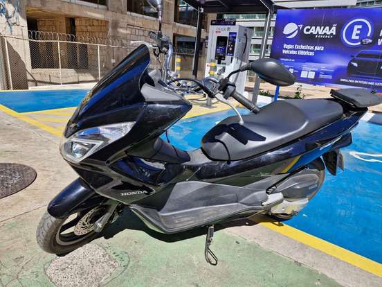 HONDA-PCX-2016