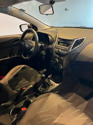 HYUNDAI-HB20-2012
