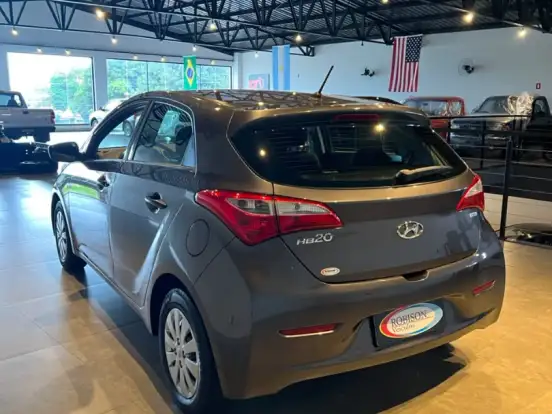 HYUNDAI-HB20-1.0 COMFORT PLUS 12V FLEX 4P MANUAL HYUNDAI-HB20-2012