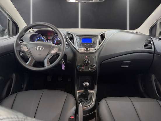 HYUNDAI-HB20-2013