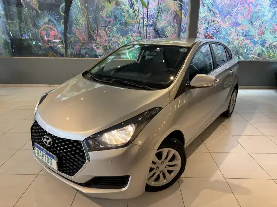 HYUNDAI HB20S 1.0 COMFORT PLUS 12V FLEX 4P MANUAL