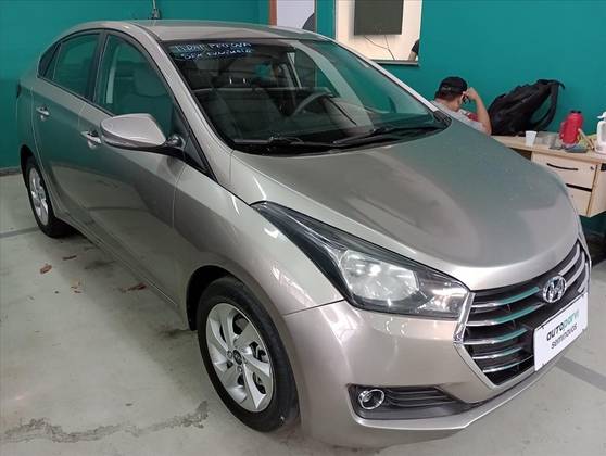 HYUNDAI HB20S 1.0 COMFORT PLUS 12V FLEX 4P MANUAL