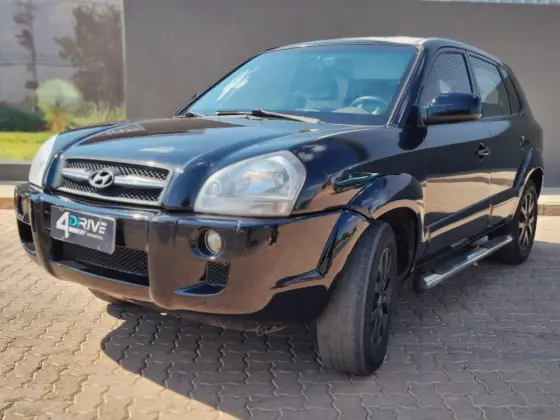 HYUNDAI TUCSON 2.0 MPFI GL 16V 142CV 2WD GASOLINA 4P AUTOMÁTICO