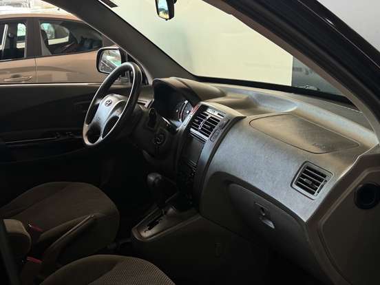 HYUNDAI-TUCSON-2012