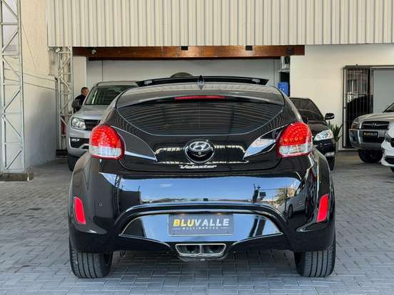 HYUNDAI-VELOSTER-2011