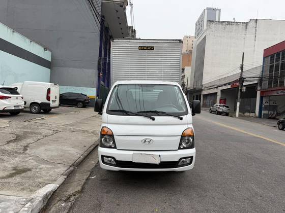 HYUNDAI HR 2.5 LONGO SEM CAÇAMBA 4X2 16V 130CV TURBO INTERCOOLER DIESEL 2P MANUAL