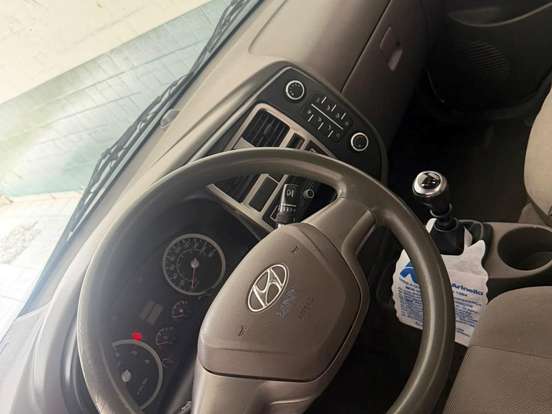 HYUNDAI-HR-2.5 LONGO SEM CAÇAMBA 4X2 16V 130CV TURBO INTERCOOLER DIESEL 2P MANUAL HYUNDAI-HR-2020
