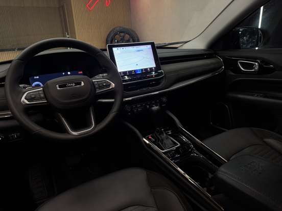 JEEP-COMMANDER-2025