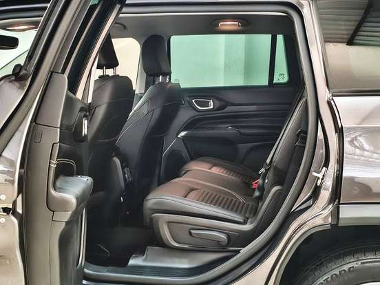 JEEP-COMMANDER-1.3 T270 TURBO FLEX LONGITUDE AT6 JEEP-COMMANDER-2025