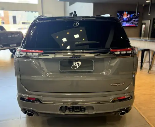 JEEP-COMMANDER-2.0 HURRICANE 4 TURBO GASOLINA BLACKHAWK AT9 JEEP-COMMANDER-2024