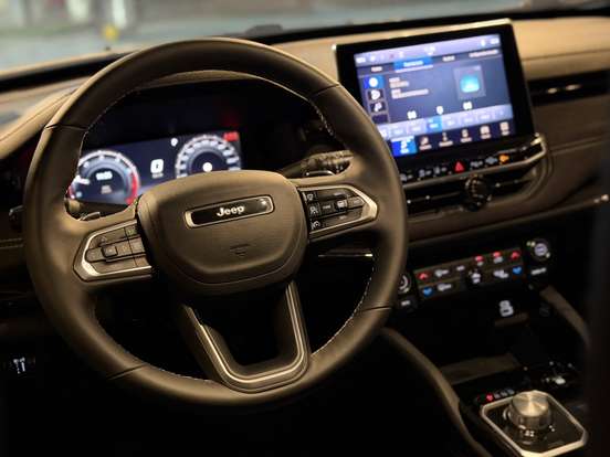 JEEP-COMMANDER-2.0 HURRICANE 4 TURBO GASOLINA BLACKHAWK AT9 JEEP-COMMANDER-2025