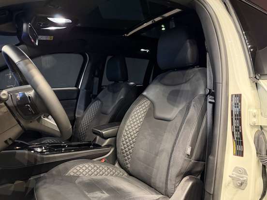 JEEP-COMMANDER-2025