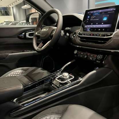 JEEP-COMMANDER-2025