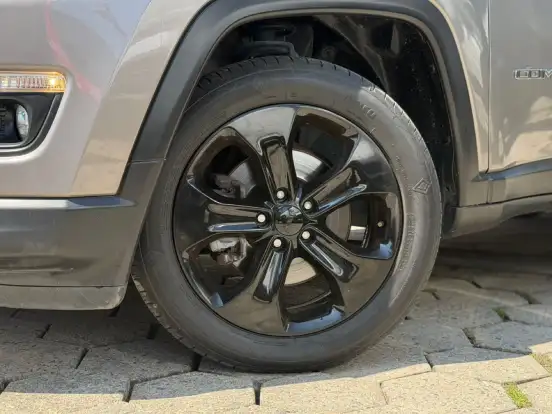 JEEP-COMPASS-2.0 16V FLEX LONGITUDE AUTOMÁTICO JEEP-COMPASS-2018