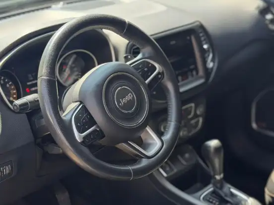 JEEP-COMPASS-2.0 16V FLEX LONGITUDE AUTOMÁTICO JEEP-COMPASS-2018