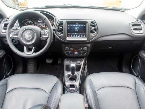 JEEP-COMPASS-2.0 16V FLEX LONGITUDE AUTOMÁTICO JEEP-COMPASS-2018