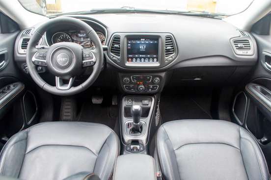 JEEP-COMPASS-2.0 16V FLEX LONGITUDE AUTOMÁTICO JEEP-COMPASS-2018
