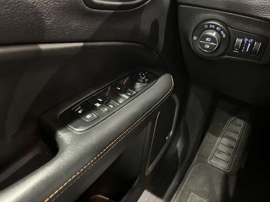 JEEP-COMPASS-2.0 16V FLEX NIGHT EAGLE AUTOMÁTICO JEEP-COMPASS-2018