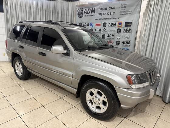 Jeep Grand Cherokee 4.0 Laredo 4X4 6I 12V Gasolina 4P Automático