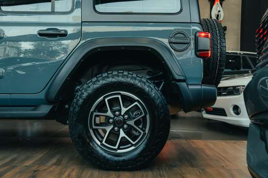 JEEP-WRANGLER-2024