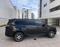 JEEP COMMANDER 1.3 T270 TURBO FLEX OVERLAND AT6 JEEP COMMANDER 1.3 T270 TURBO FLEX OVERLAND AT6
