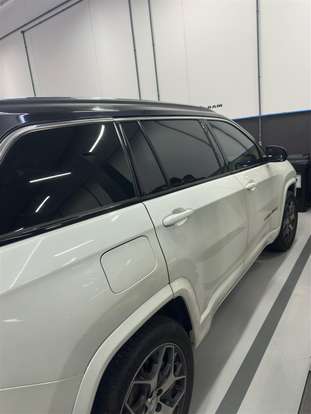 JEEP-COMMANDER-2023