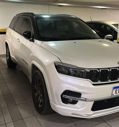 JEEP-COMMANDER-2023