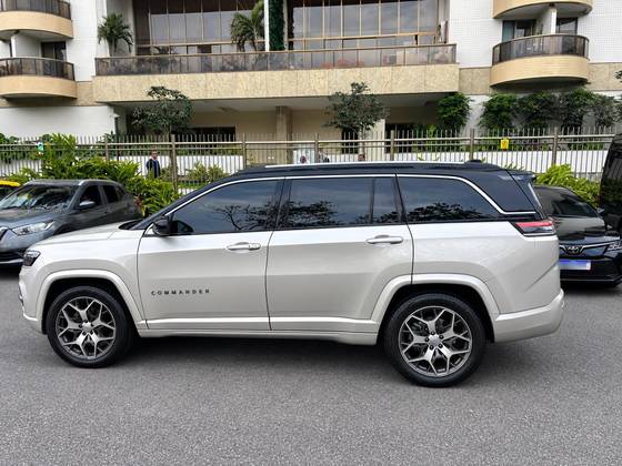 JEEP COMMANDER 2.0 TD380 TURBO DIESEL OVERLAND AT9