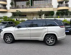 JEEP COMMANDER 2.0 TD380 TURBO DIESEL OVERLAND AT9 JEEP COMMANDER 2.0 TD380 TURBO DIESEL OVERLAND AT9