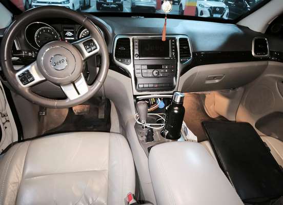 JEEP-GRAND CHEROKEE-2012