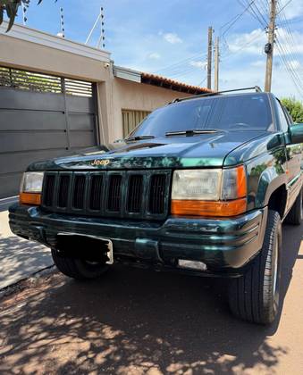 JEEP GRAND CHEROKEE 5.2 LIMITED 4X4 V8 16V GASOLINA 4P AUTOMÁTICO