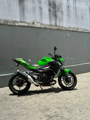 KAWASAKI-Z500-2025