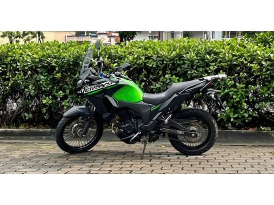 KAWASAKI-VERSYS-X 300-2023