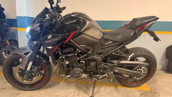 KAWASAKI-Z900-2023