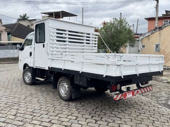 KIA-BONGO-2023