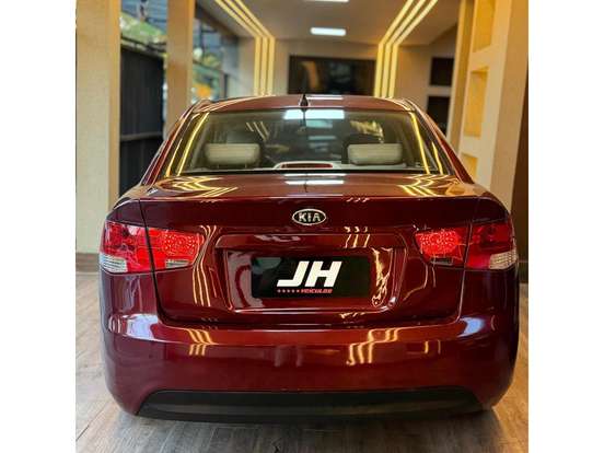 KIA-CERATO-1.6 E.213 SEDAN 16V GASOLINA 4P MANUAL KIA-CERATO-2009