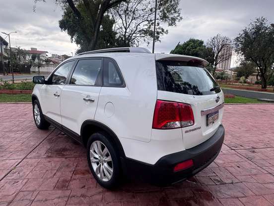 KIA-SORENTO-2012