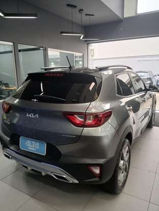 KIA-STONIC-2023