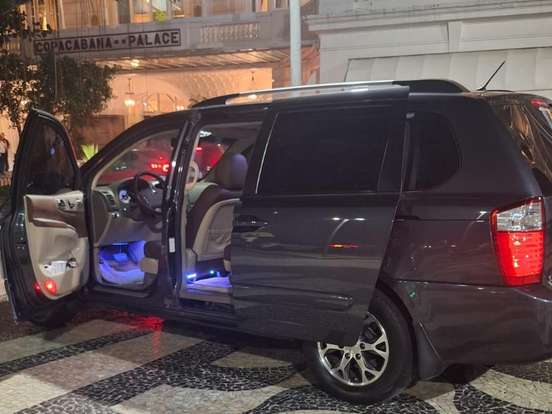 KIA-CARNIVAL-3.5 EX V6 24V GASOLINA 4P AUTOMÁTICO KIA-CARNIVAL-2014