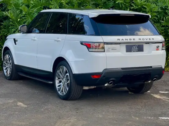 LAND ROVER-RANGE ROVER SPORT-3.0 HSE 4X4 V6 24V TURBO DIESEL 4P AUTOMÁTICO LAND ROVER-RANGE ROVER SPORT-2015