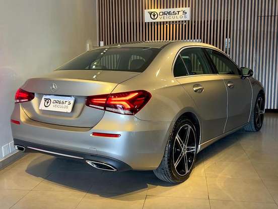 MERCEDES-BENZ-A 200-2019